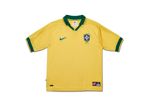 中国足球队历史队服_老款中国国家足球队服_历届中国国家足球队队服