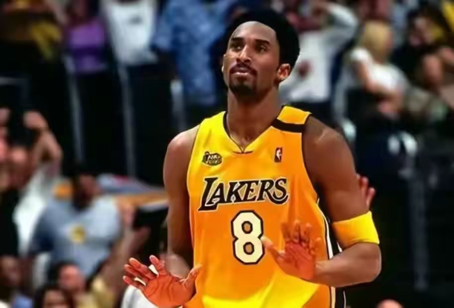 篮球冠军是谁的短视频_篮球冠军叫什么_打篮球拿的冠军叫什么