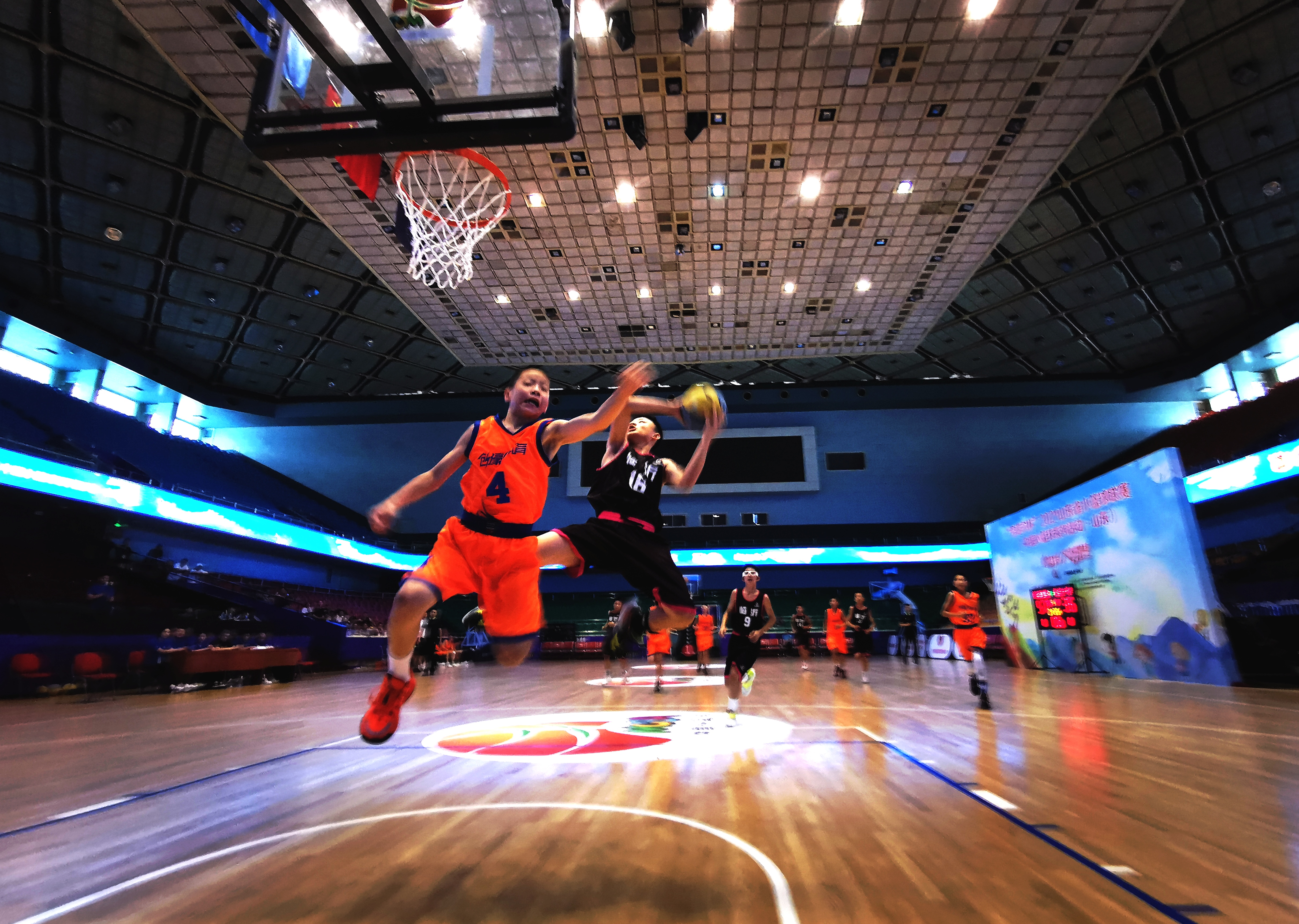 篮球济南联赛青岛冠军是谁_济南青岛篮球联赛冠军_山东济南篮球