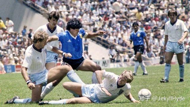 足球杯冠军世界排名榜_关于足球的世界冠军杯_世界足球杯的冠军奖杯叫什么