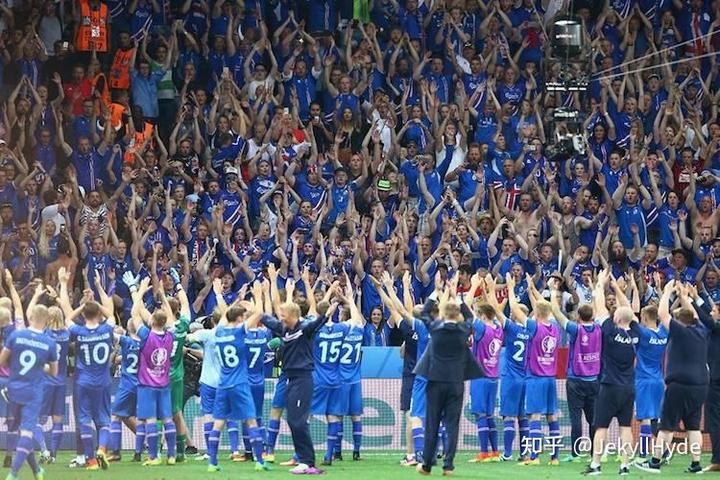 关于足球的世界冠军杯_世界足球杯的冠军奖杯叫什么_足球杯冠军世界排名榜