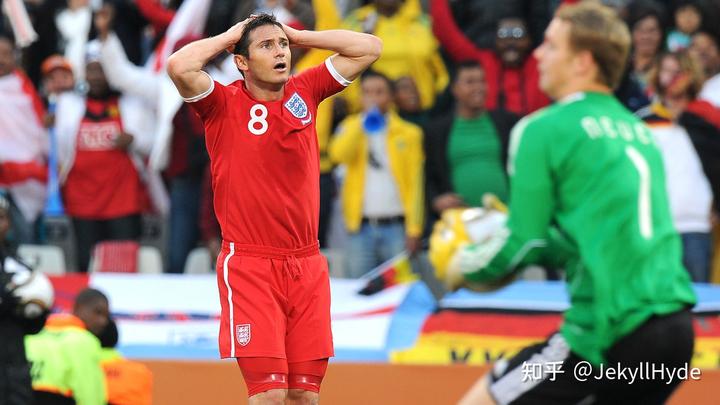 足球杯冠军世界排名榜_关于足球的世界冠军杯_世界足球杯的冠军奖杯叫什么