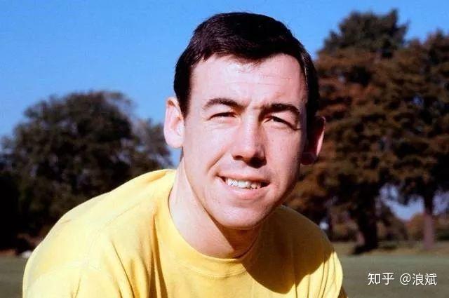 足球明星英国历史排行榜_足球明星英国_英国历史足球明星