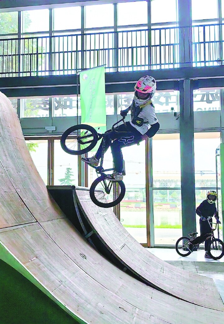 四川省跳高冠军_四川跳高_凉山州跳高冠军