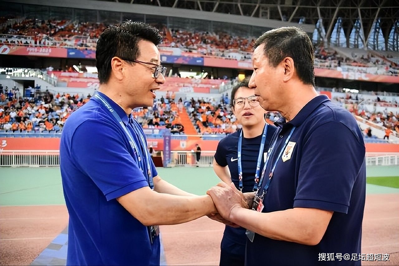 足球球员冠军数量排名_中国足球职业联赛冠军次数_中国职业足球冠军次数