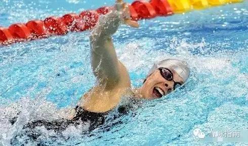 游泳潜泳改规则_中国游泳潜水改规则_游泳比赛潜水规则因为谁改的