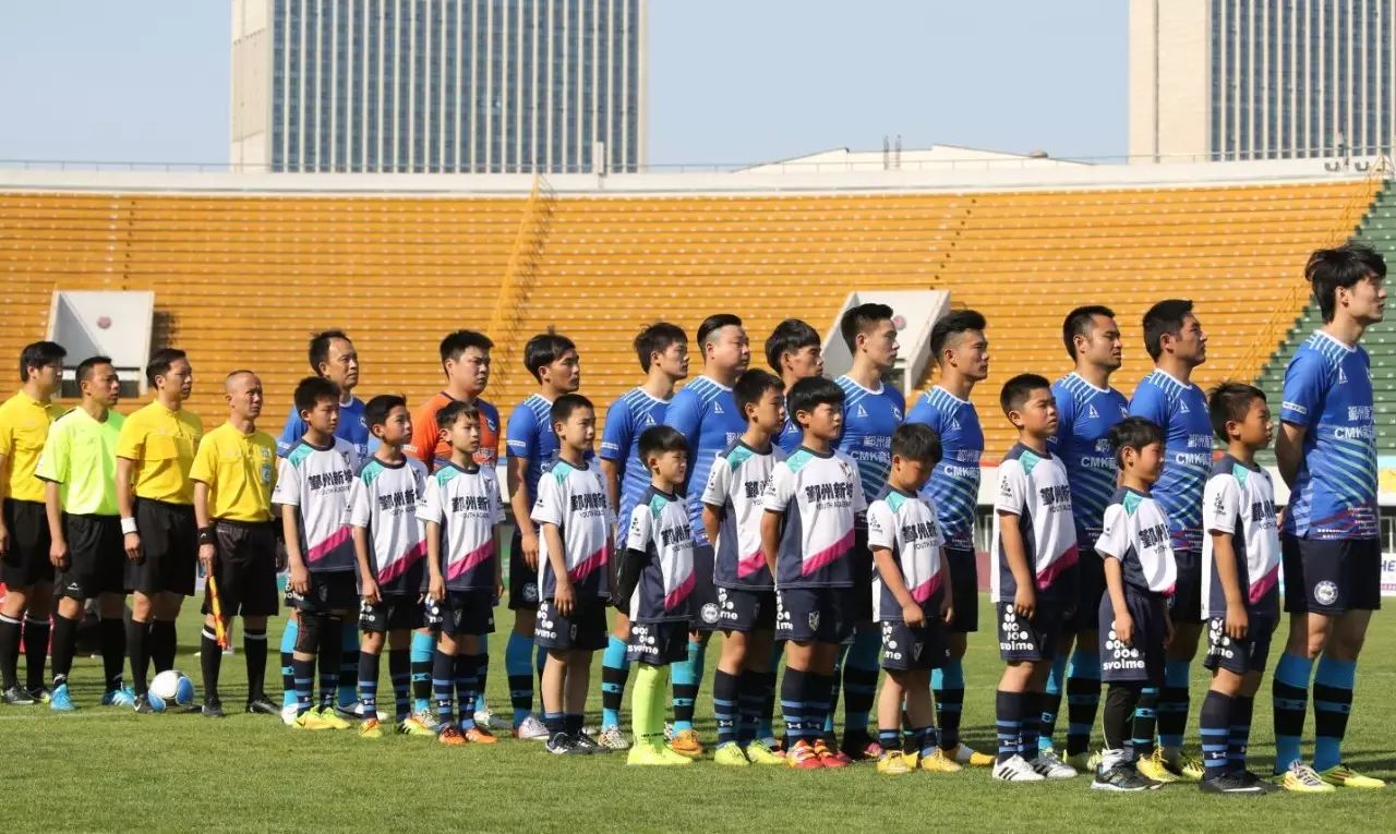 人工足球场的施工步骤_足球室内比赛_室内人工足球赛规则