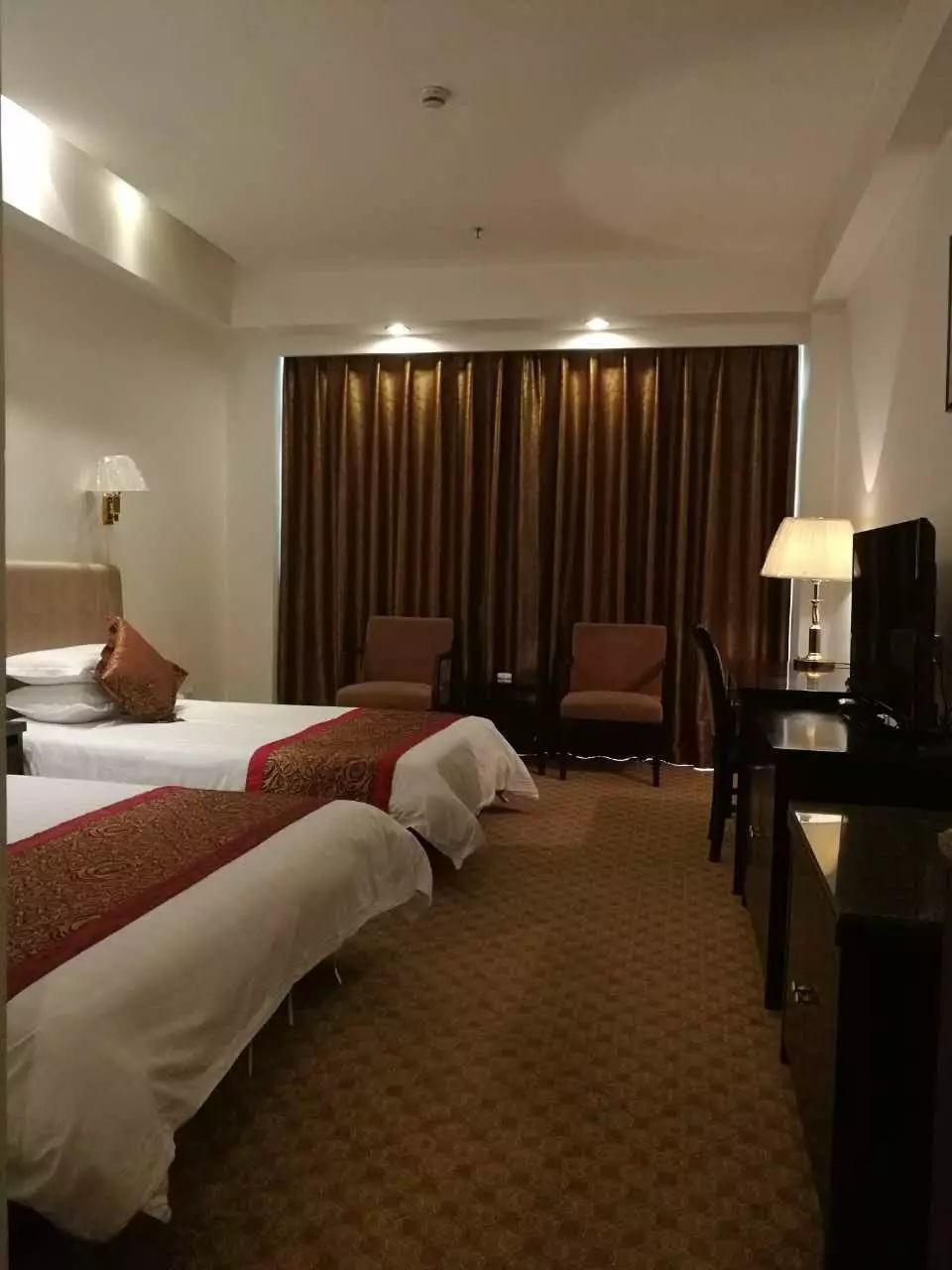 人工足球场的施工步骤_足球室内比赛_室内人工足球赛规则