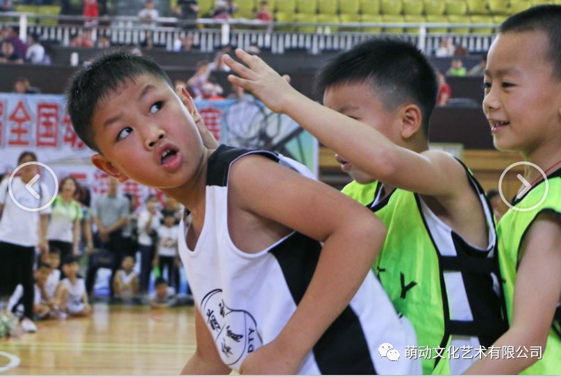 篮球规则拿球换手_篮球如何换手_篮球换手算不算合球