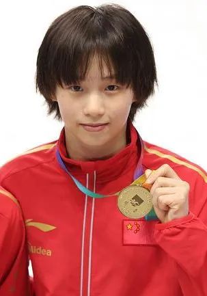 如何评价游泳冠军女子_游泳女子冠军评价语_游泳女子冠军评价视频