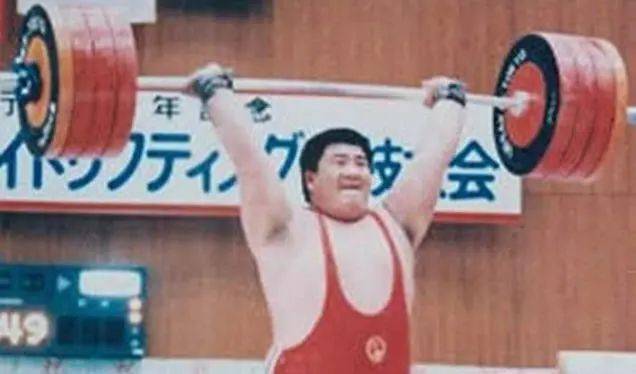 举重冠军大力士没有奖金吗_大力士和举重冠军谁力气大_举重冠军为什么没有大力士