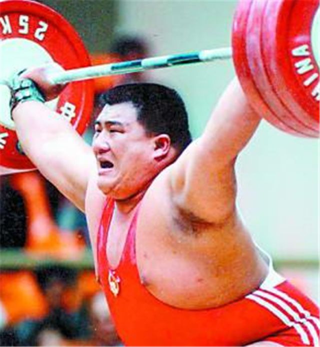 举重冠军为什么没有大力士_举重冠军大力士没有奖金吗_举重运动员vs大力士