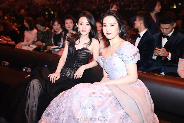 健身有名的外国人_国外健身明星大合照_国外健身演员