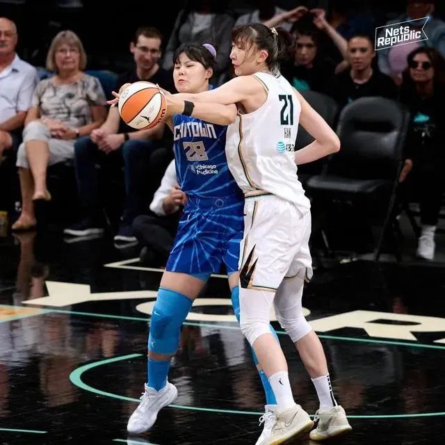 蓝色球衣冠军最多_今年篮球总冠军衣服_篮球冠军t恤