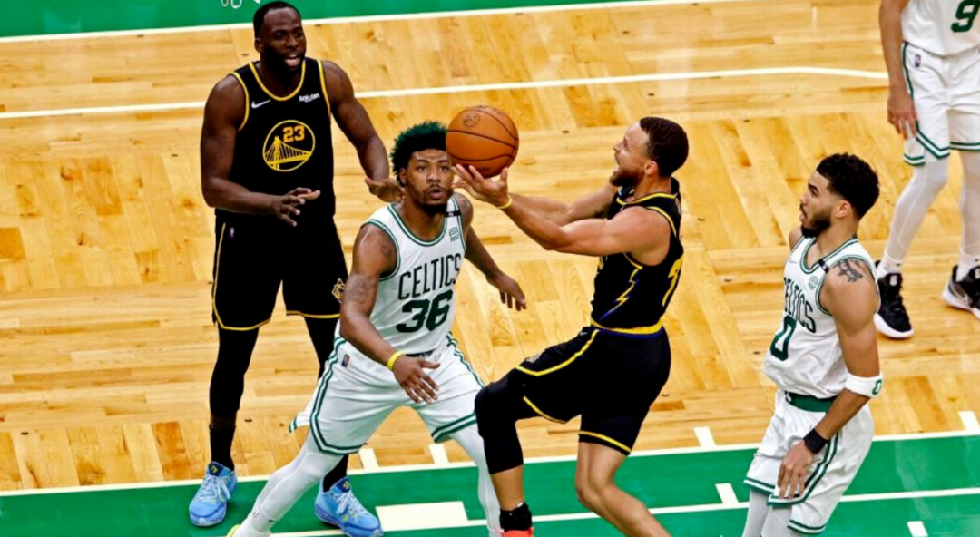 篮球冠军t恤_蓝色球衣冠军最多_今年篮球总冠军衣服