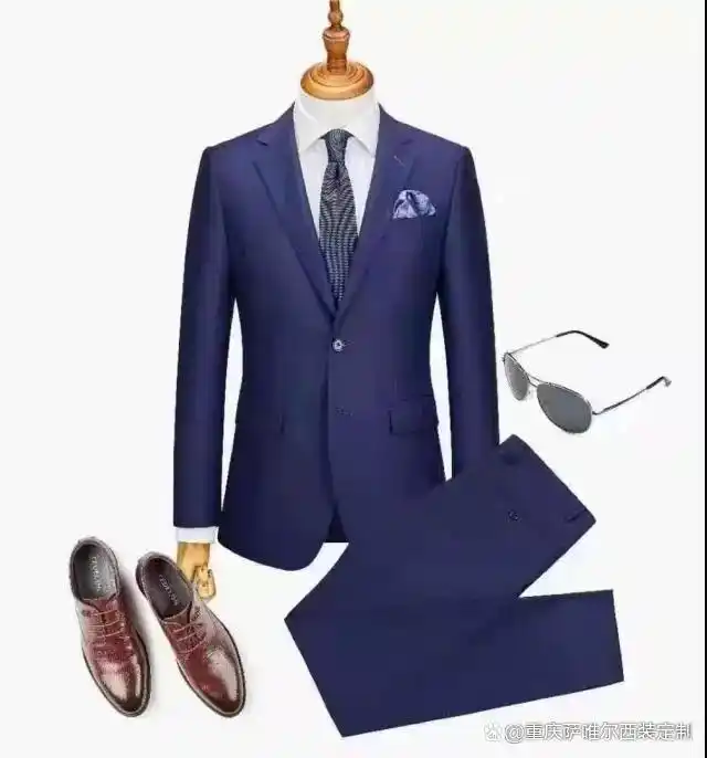 西服搭运动鞋好不好_西服搭运动裤_运动搭西服