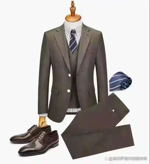 西服搭运动裤_西服搭运动鞋好不好_运动搭西服