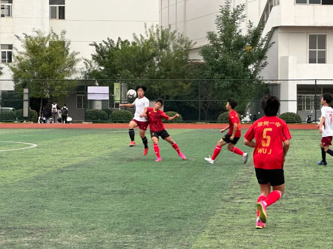 校园足球联赛冠军_校园足球冠军奖杯_足球校园冠军奖杯图片