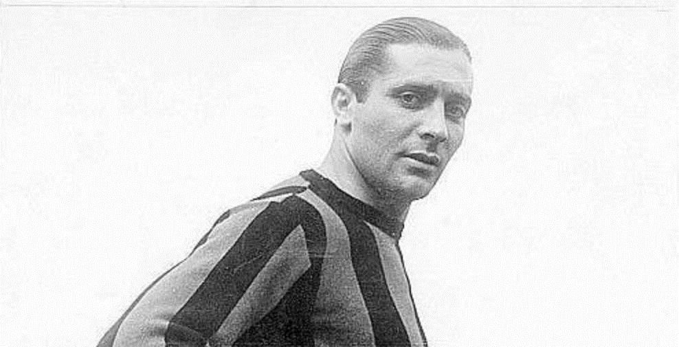 足球球员冠军排行榜_足球冠军玩法_冠军足球球员搭配