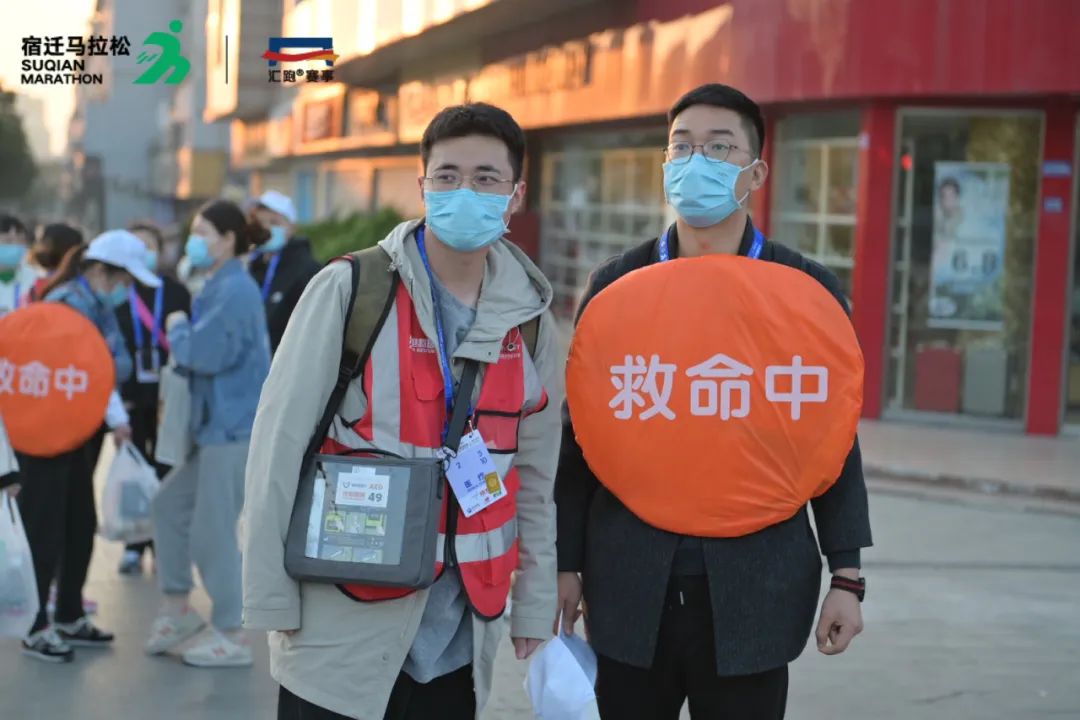 马拉松水站间隔多少_马拉松 水站_马拉松提供水的地方叫什么