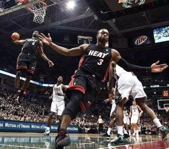 nba历史最豪华球队_nba阵容最豪华的球队_篮球历史豪华阵容排名最新