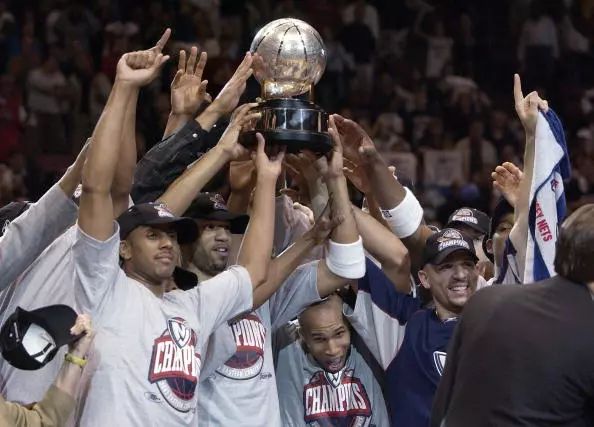 篮球历史豪华阵容排名最新_nba历史最豪华球队_nba阵容最豪华的球队