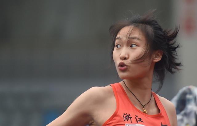 跳高女运动员颜值超高_女子跳高冠军身高_年轻女子跳高冠军是谁呀