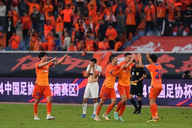 游泳运动员梁_女游泳世界冠军梁_世界游泳冠军梁顺添