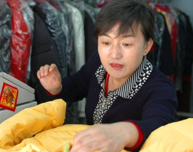 举重冠军沦落街头_举重冠军视频_沦落成搓澡的举重冠军