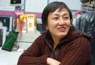 举重冠军视频_沦落成搓澡的举重冠军_举重冠军沦落搓澡工