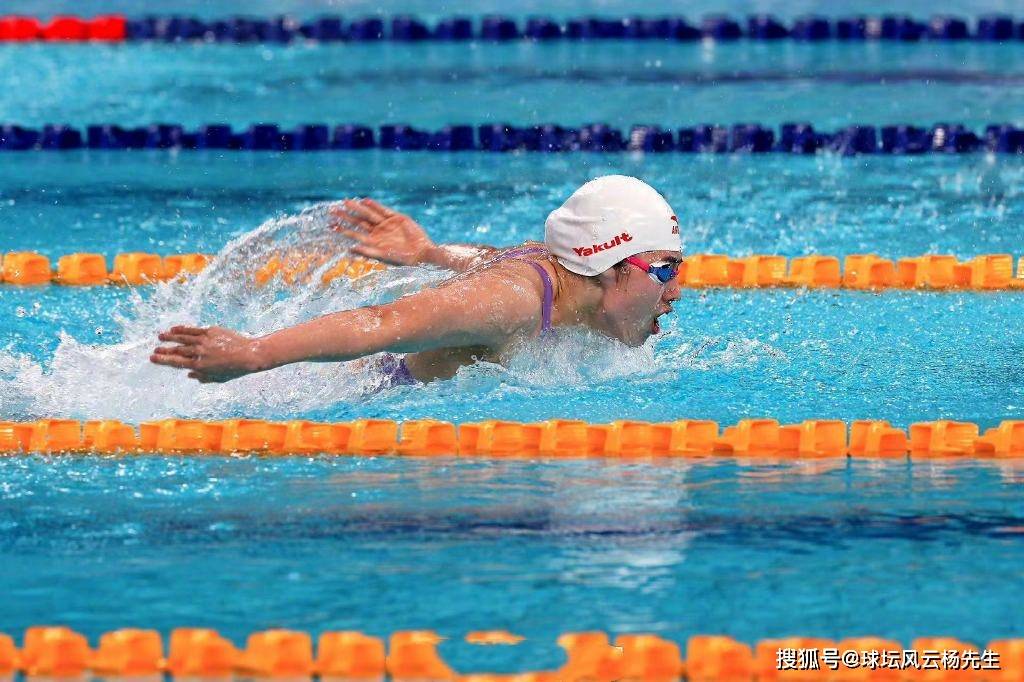 成都大运会游泳比赛精彩回顾：张雨霏50米蝶泳破纪录夺冠，覃海洋100米蛙泳强势摘