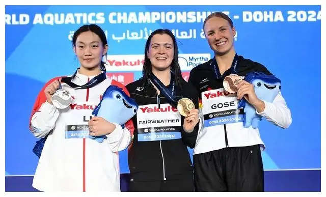 游泳获冠军_游泳冠军2021_游泳冠军2020年