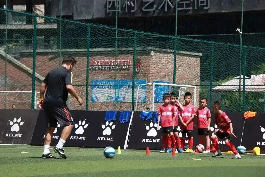 成都社区足球比赛规则_成都市足球锦标赛_成都市足球比赛